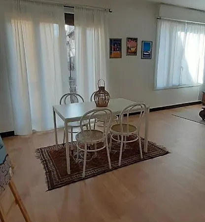Apartment 4 Place Hubac Toulon